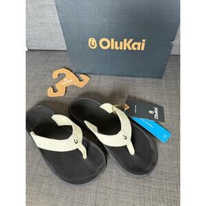 NIB OluKai Ohana Lahi Womens Size 5.5 White Sand Beach Flip Flop Sandals